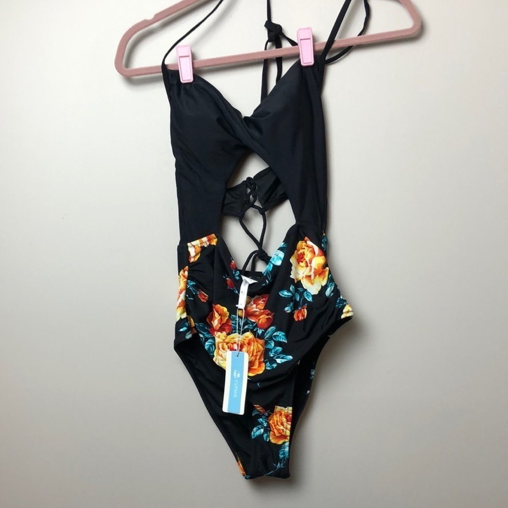 Cupshe NWT floral swimsuit